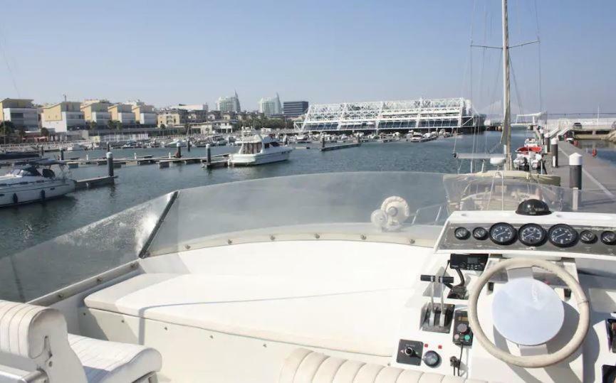 Beautiful And Magnific Yacht Hotel Lisboa Ngoại thất bức ảnh