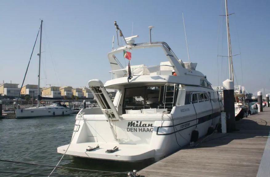 Beautiful And Magnific Yacht Hotel Lisboa Ngoại thất bức ảnh